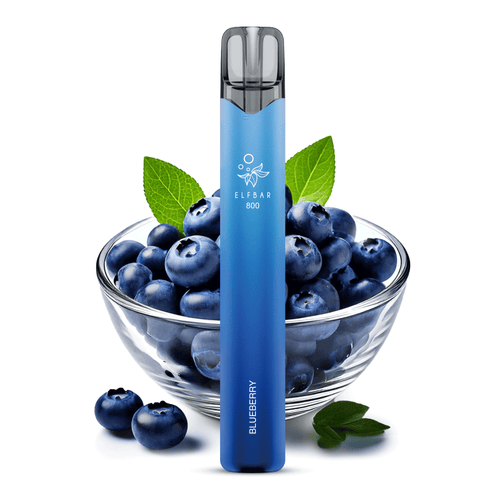 ELFBAR 800 Einweg-Vape in Blau mit Blaubeergeschmack, dargestellt mit frischen Blaubeeren und Blättern.